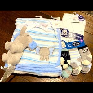 0-3 blanket set, onesies, socks